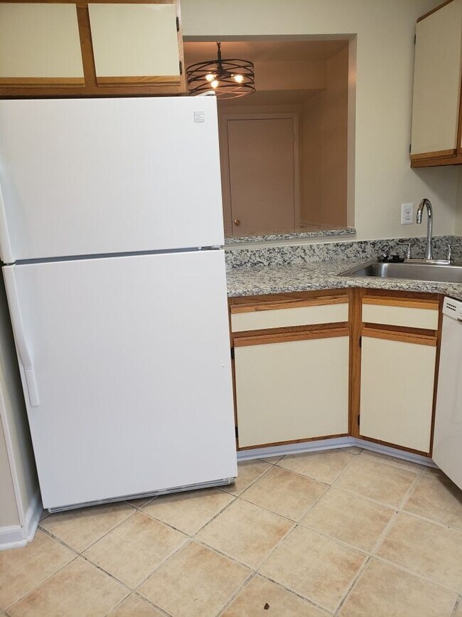 Building Photo - Remodeled Townhouse in Bear Area