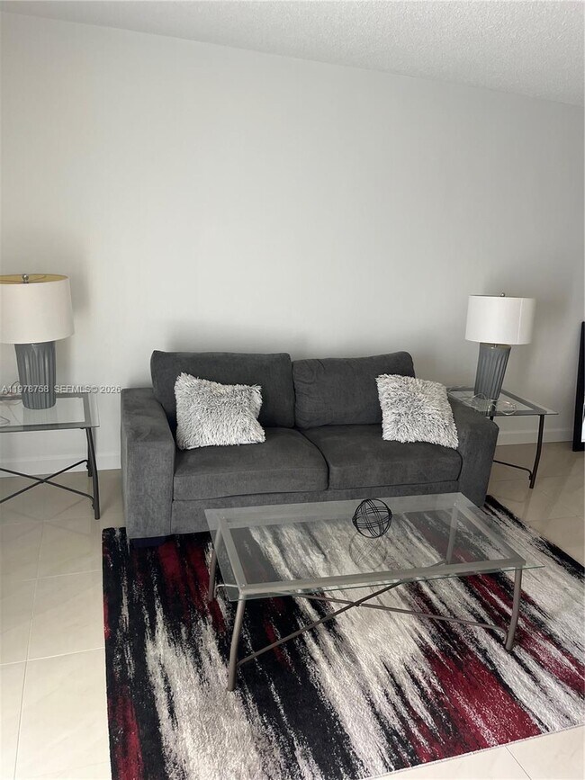 Foto del edificio - 2451 SW 82nd Ave