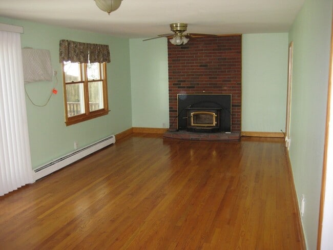Building Photo - 7 Boline Pl