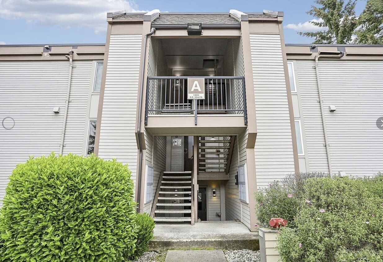 Foto principal - 14650 NE 32nd St