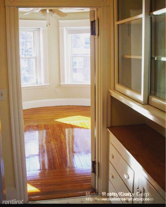 Building Photo - 55 Strathmore Rd