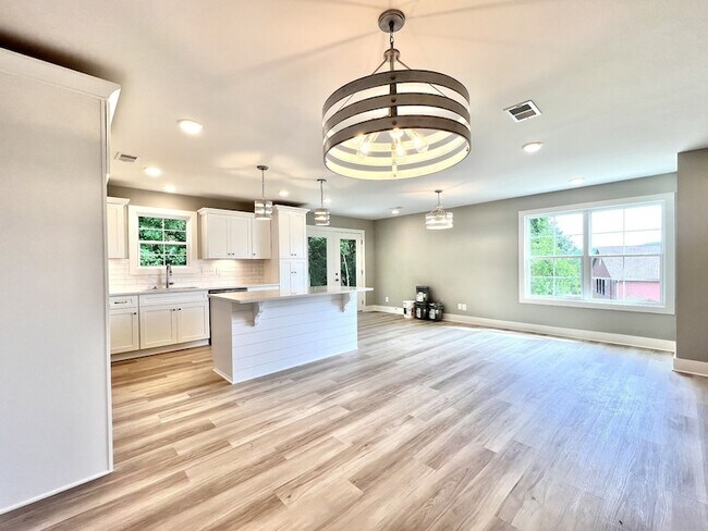 Foto del edificio - 713 Hollie Wy