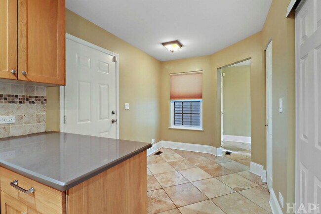 Building Photo - 128 Pembroke Cir