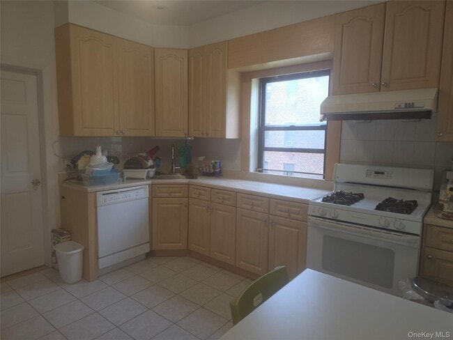 Foto del edificio - 42-20 Kissena Blvd
