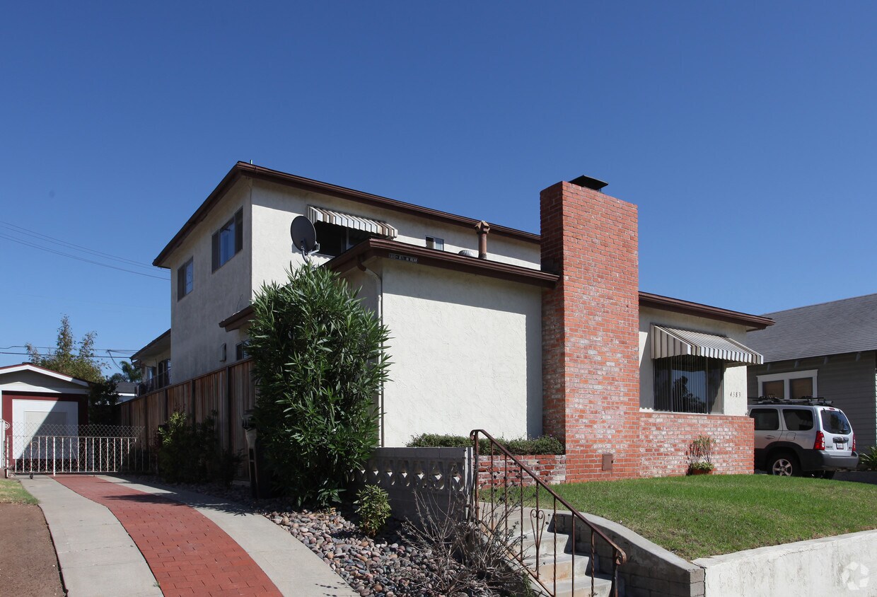 Building Photo - 4385 Mississippi St