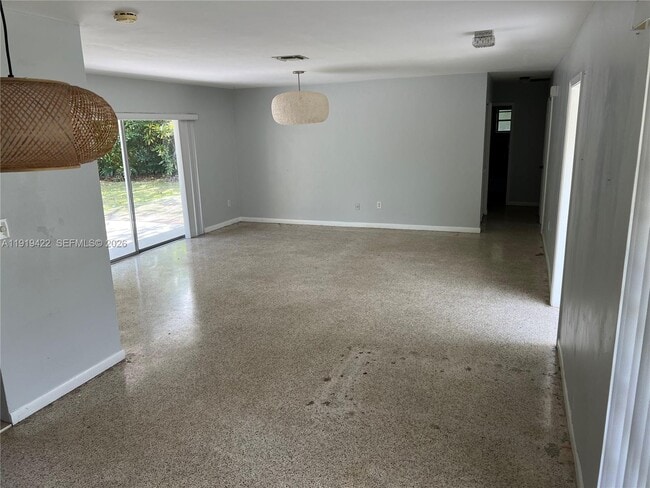 Foto del edificio - 16425 SW 75th Ave