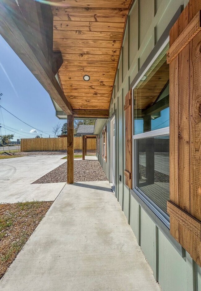 Foto del edificio - 6328 Ted Trout Dr