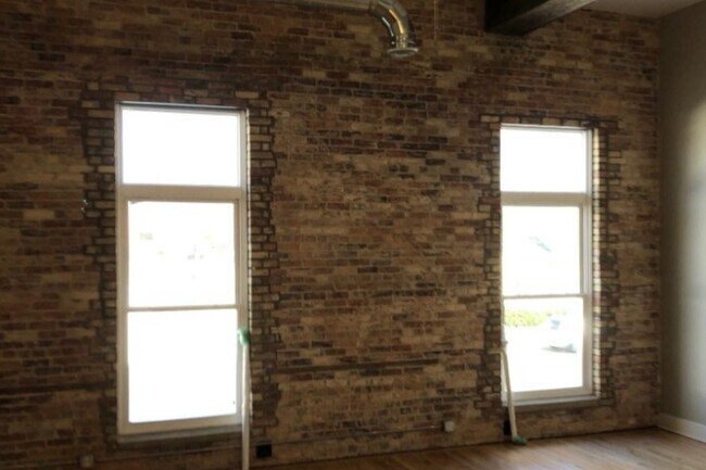 Living area - 100 Courtland St