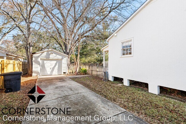 Building Photo - 3 br, 2 bath House - 4621 Sweetbriar Street