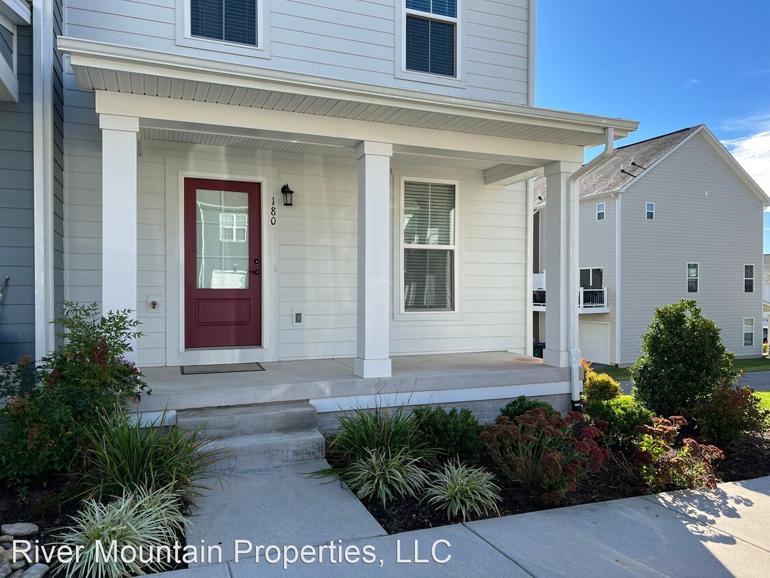 Primary Photo - 2 br, 3.5 bath House - 180 Hamilton Avenue