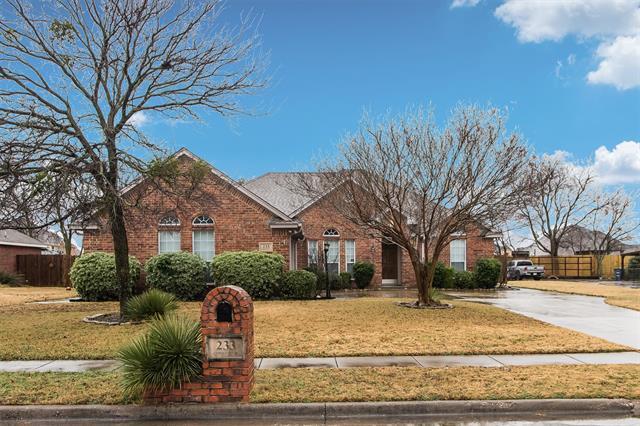 Primary Photo - 233 Cobblestone Cir