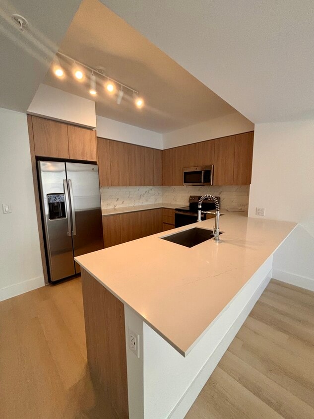 Primary Photo - 2512 NE 181st St