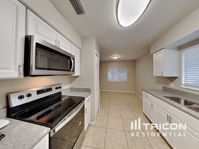Building Photo - 13020 Fennway Ridge Drive Riverview FL