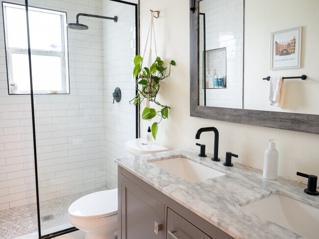 Primary Bath - 4501 Quieto Ct