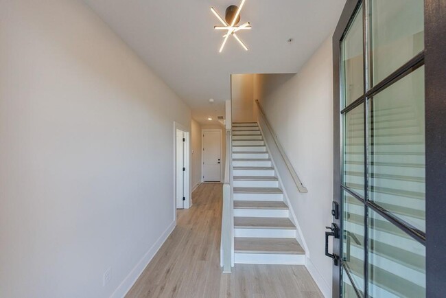 Building Photo - 675 Soul Aly
