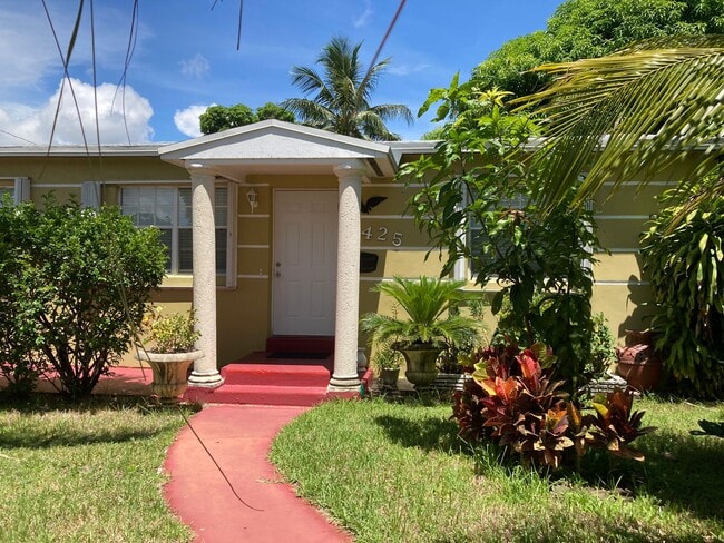 Frente de casa - 2425 Dewey St