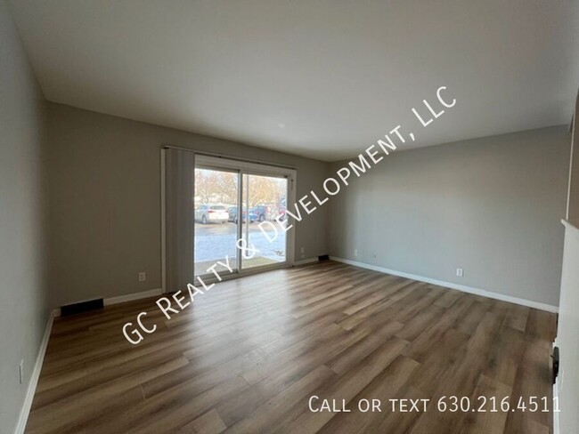 Building Photo - *** UPDATED UNITS / 2 BDRM / W&D IN BUILDI...