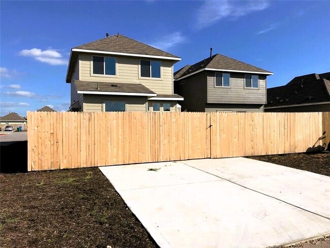 Building Photo - 4616 Graceful Ln