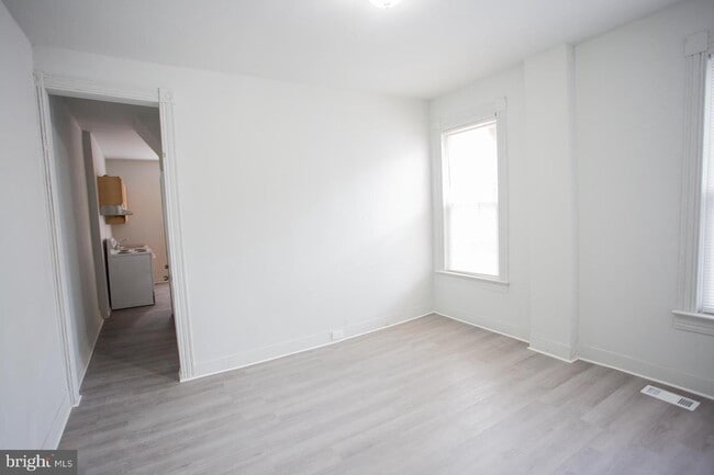 Building Photo - 2945 Walbrook Ave