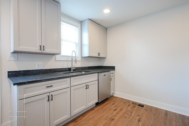 Building Photo - 1257 N 6th St