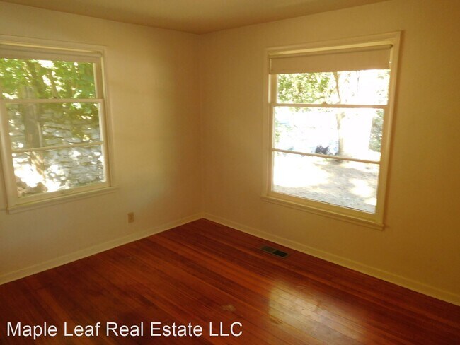 Building Photo - 3 br, 1 bath House - 16541 10th Ave NE