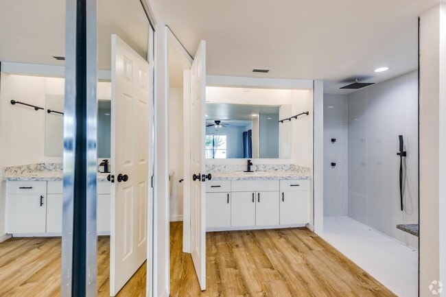 Photo - 5764 S Texas Ave Apartments