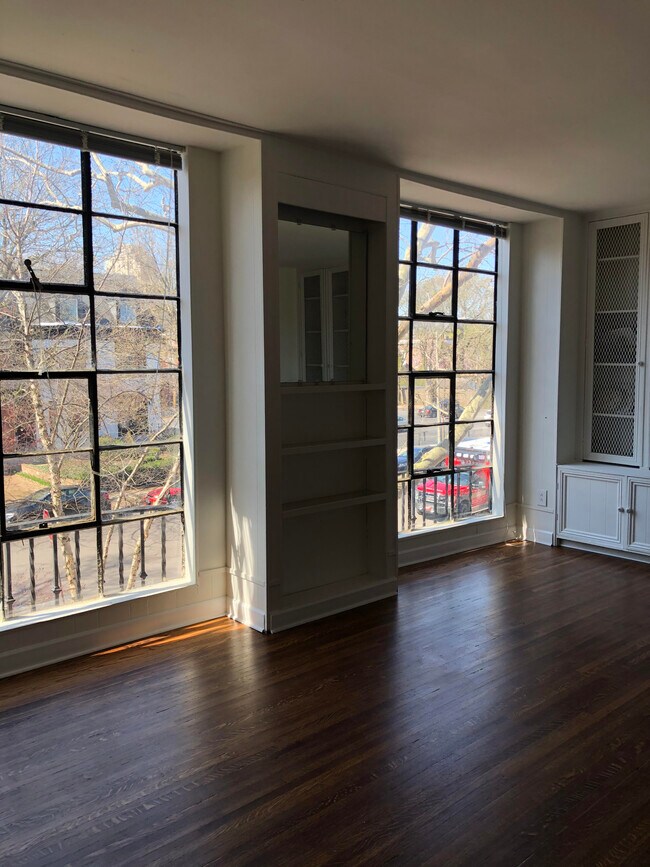Views - 4627 McPherson Ave