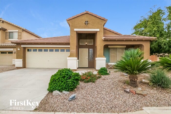 Foto principal - 4110 S 103rd Ln