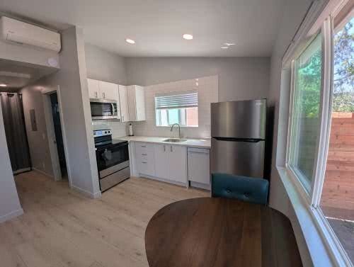 Foto del edificio - 1637 Grove Rd