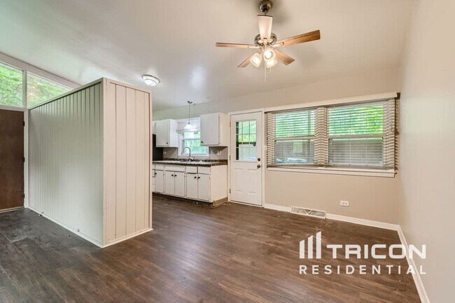 Foto del edificio - 30477 N Oak Grove Ave
