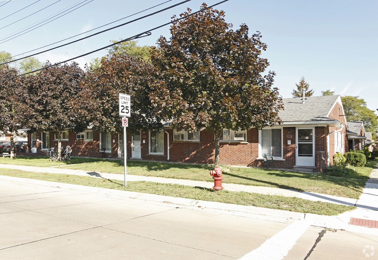 64016435 Middlebelt Rd, Garden City, MI 48135 Apartments Garden City