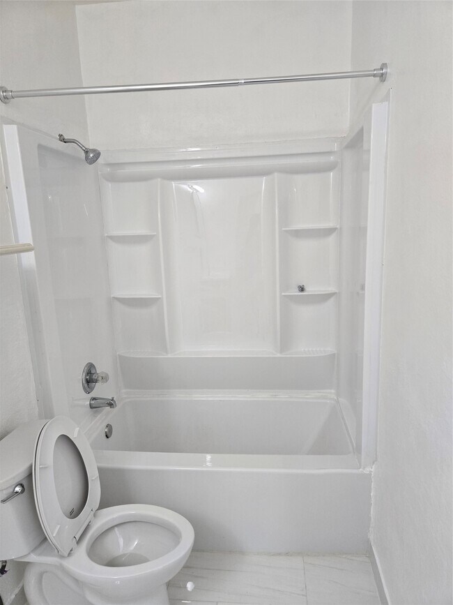 Foto del edificio - 16203 Dryberry Ct