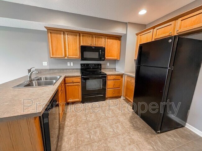 Building Photo - 264 N Hedge Ln