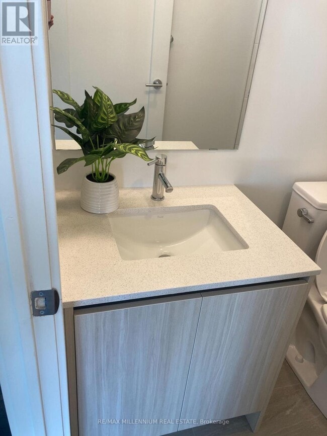 Building Photo - 801 The Queensway