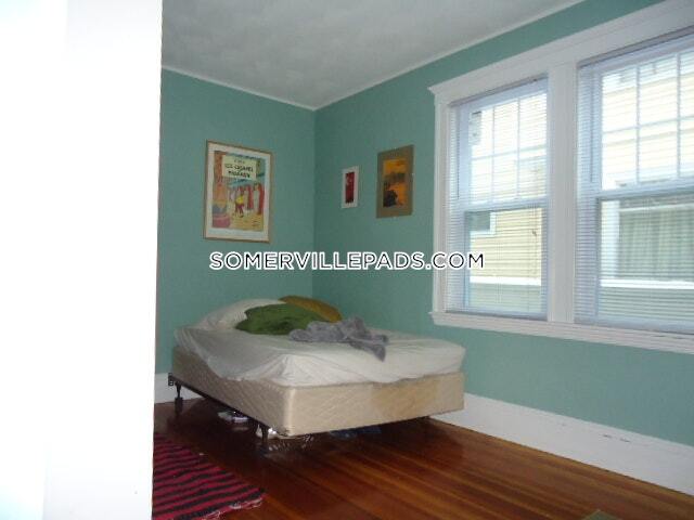 Foto principal - 104 W Adams St