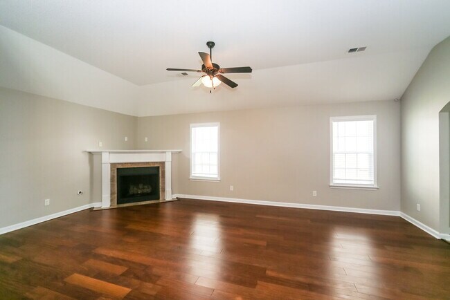 Foto del edificio - 7333 Green Ash Dr