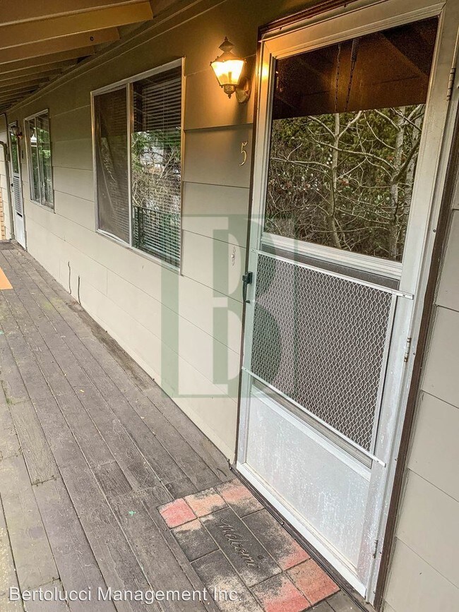 Foto del edificio - 4798 Skyline Rd S