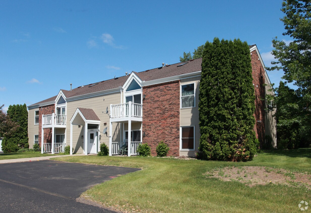 1541 Namekagon Ave, Hudson, WI 54016 Apartments in Hudson, WI