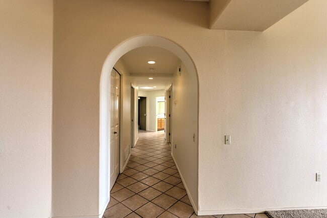 Building Photo - San Ignacio Vistas - Green Valley (Age Restricted community, at least one person must be 55 or ol...