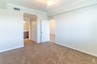 Building Photo - 9723 Acqua Ct