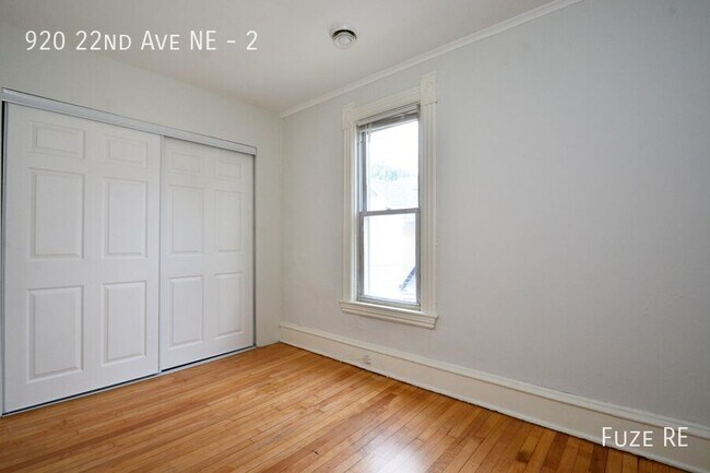 Foto del edificio - 920 22nd Ave NE