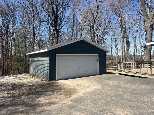 Foto del edificio - 4503 Lakeland Dr