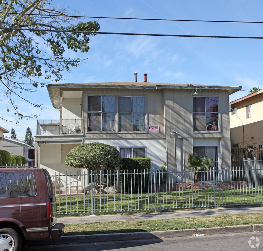 Canoga Variel Apartments Canoga Park, CA