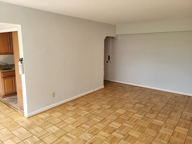 Foto del edificio - 1 BA Available now $1,850 all utilities in...