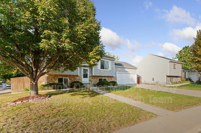 Building Photo - 17051 E Arkansas Dr