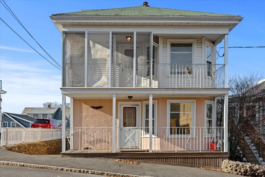 2 Roslyn St Ct Unit 1, Salem, MA 01970 Room for Rent in Salem, MA