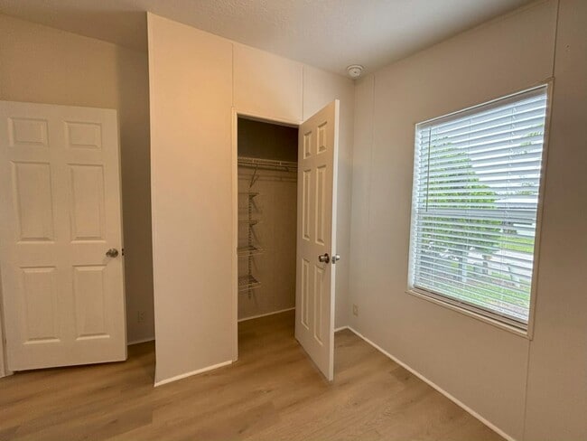 Building Photo - 19237 Cedar Crest Ct