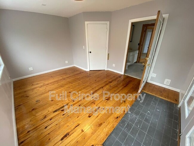 Building Photo - 326 N 34th St