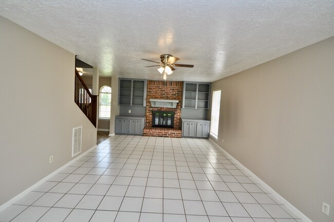 Building Photo - 6822 La Puente Dr