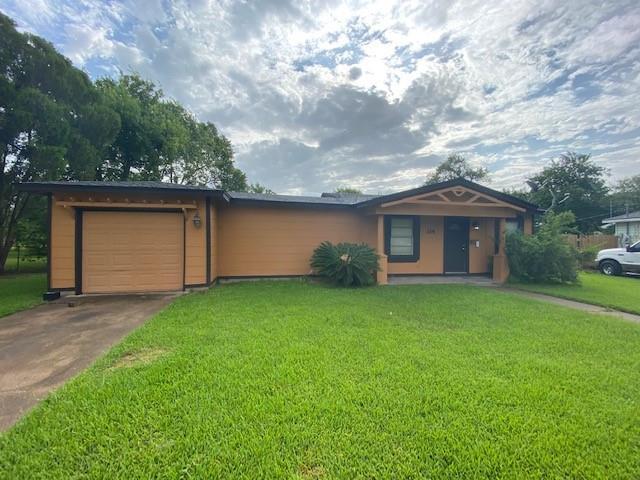 Foto principal - 114 Forest Oaks Ln